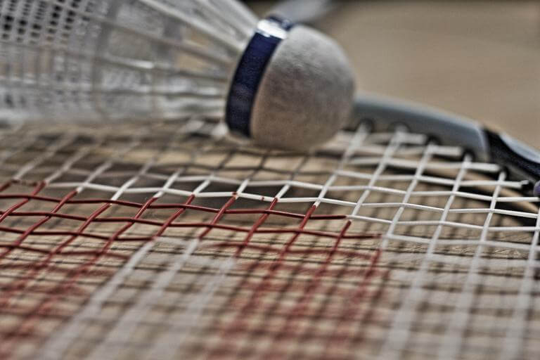 badminton string replacement