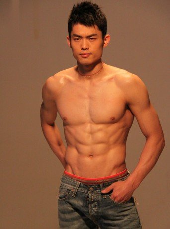 Lin Dan Abs